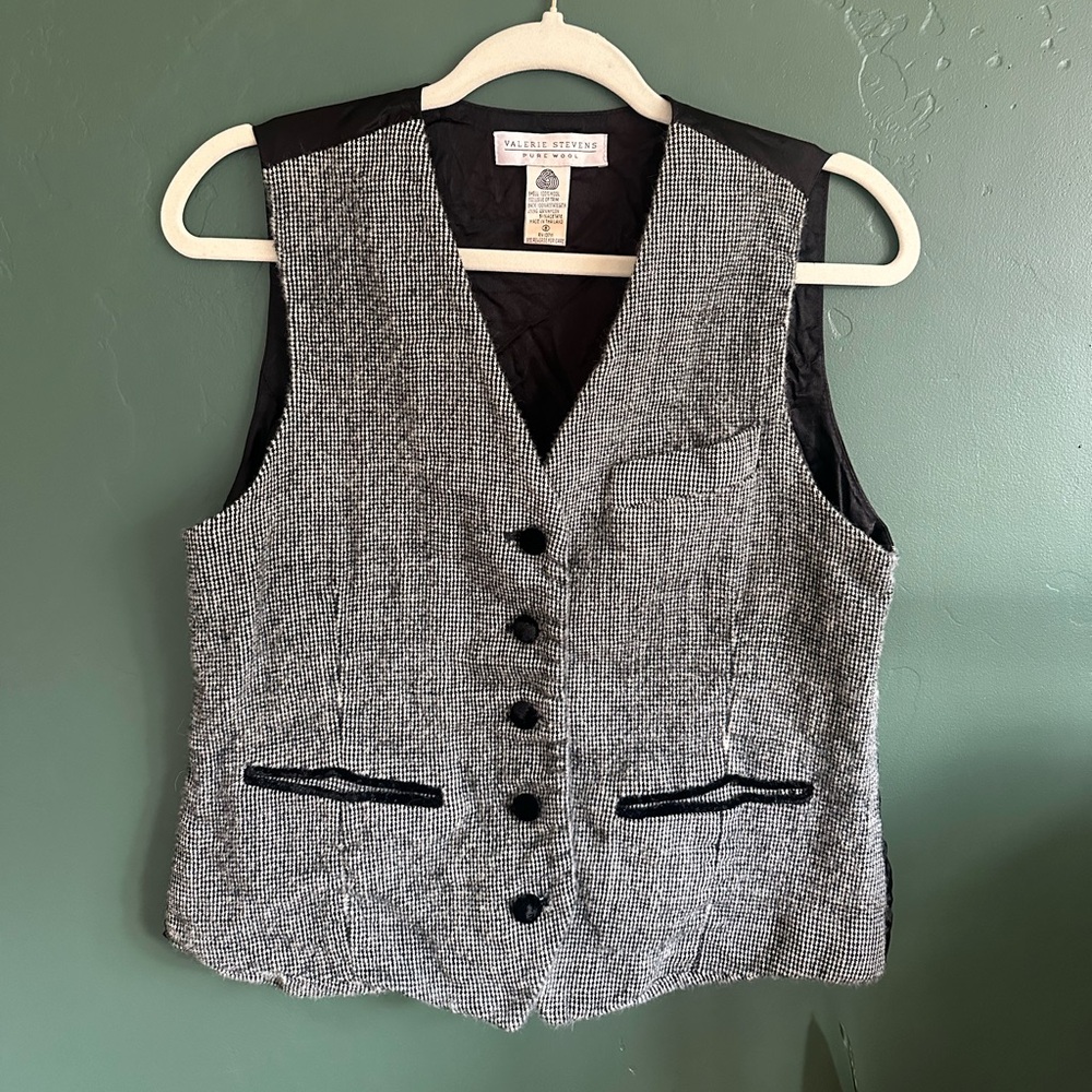 Valerie Stevens pure wool
